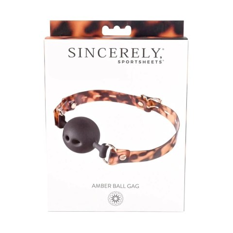 Sportsheets Amber Ball stylowy knebel z regulowanym paskiem i otworami Sportsheets Amber Ball stylowy knebel z regulowanym paskiem i otworami