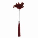 Sportsheets S&M Enchanted Feather Tickler 2w1 bicz i piorko bordowe 57cm