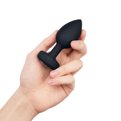 B-Vibe Vibrating Jewel Plug M/L Black Diamond - model z pilotem, 15 trybow B-Vibe Vibrating Jewel Plug M/L Black Diamond - model z pilotem, 15 trybow