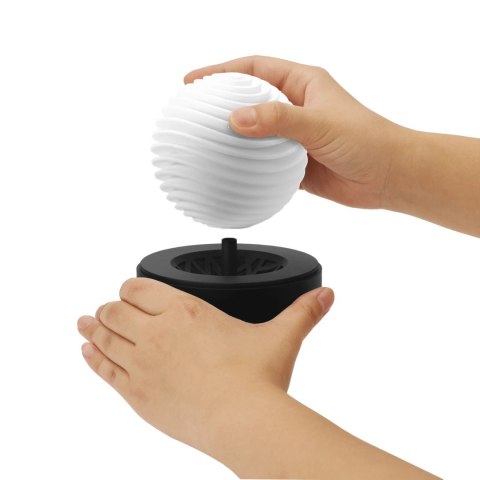 Tenga Geo Aqua - kulista maszyna intymna z falistą strukturą 87x87x86mm Tenga Geo Aqua - kulista maszyna intymna z falistą strukturą 87x87x86mm