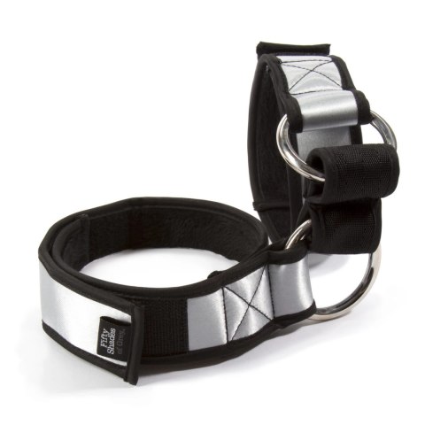 Fifty Shades of Grey Arm Restraints - Regulowane kajdanki na ramiona, uniwersalny rozmiar Fifty Shades of Grey Arm Restraints - Regulowane kajdanki na ramiona, uniwersalny rozmiar