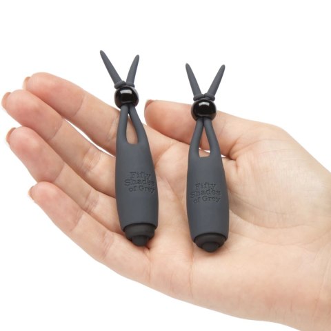 Fifty Shades of Grey Sweet Torture silikonowe wibrujące klipsy 10,8cm Fifty Shades of Grey Sweet Torture silikonowe wibrujące klipsy 10,8cm