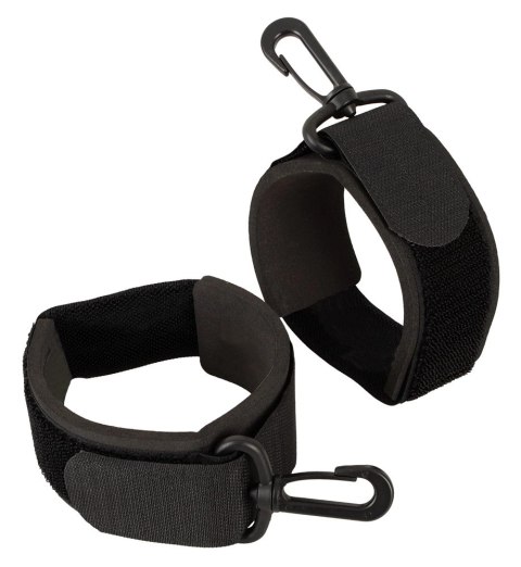 Magic Shiver Model 4717 Kajdanki z Regulacją i Miękkimi Mankietami czarne