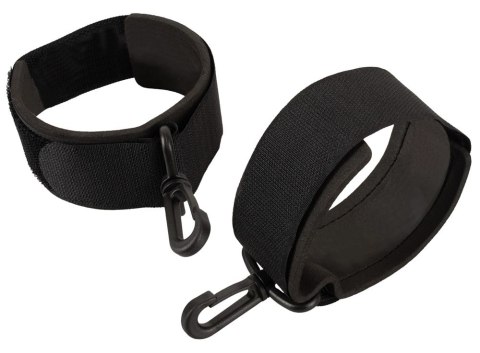 Magic Shiver Model 4717 Kajdanki z Regulacją i Miękkimi Mankietami czarne