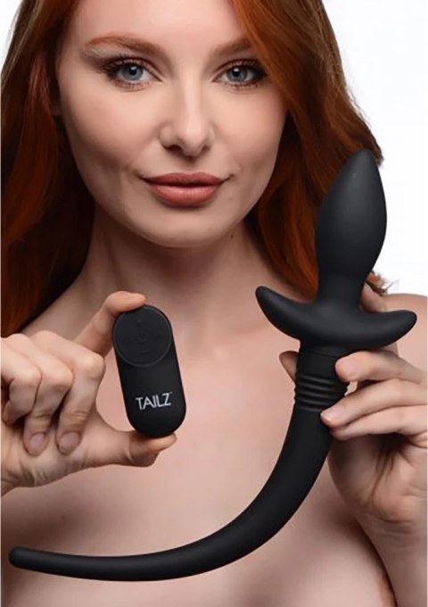 XR Brands Ruchomy korek analny z funkcją wibracji i ogonem, czarny XR Brands Ruchomy korek analny z funkcją wibracji i ogonem, czarny