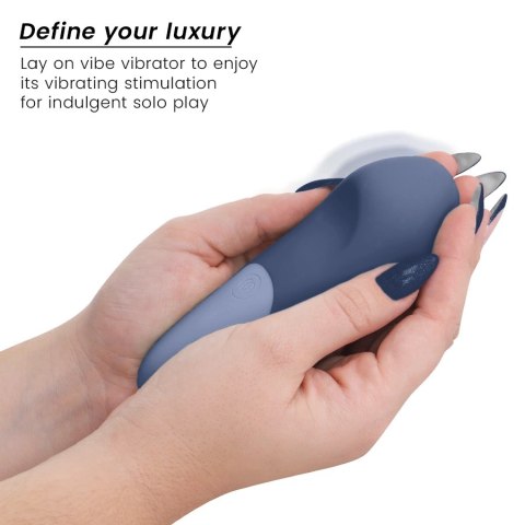 Womanizer Vibe Lay-On - cichy model wibrujący, ciemnoniebieski, IPX7