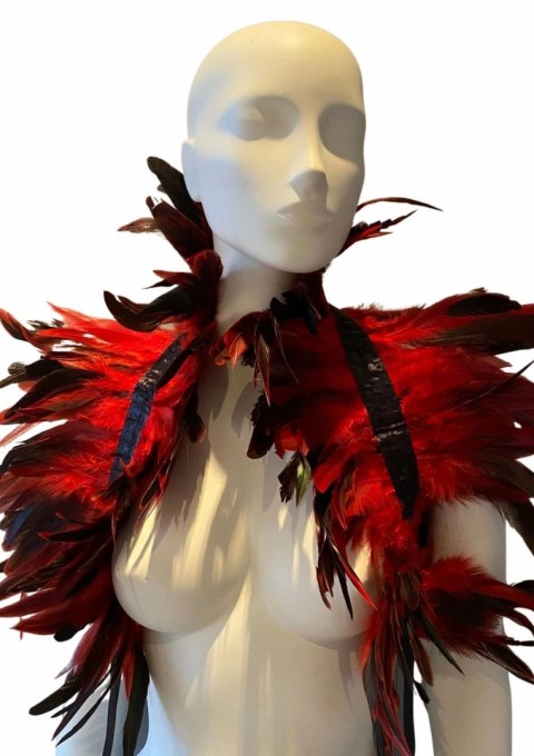 Feather Shoulder Wrap elegancka narzutka z pior czarna uniwersalna