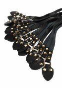 Hidden Desire Leather Cat-o-Nine Whip skorzany bicz z ćwiekami, czarno-czerwony