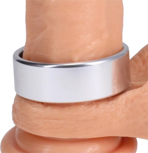 Doc Johnson Rock Solid pierścień anatomiczny aluminium XL Doc Johnson Rock Solid pierścień anatomiczny aluminium XL