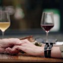 Crave ICON Cuffs czarne mankiety z rożowym złotem, regulowane