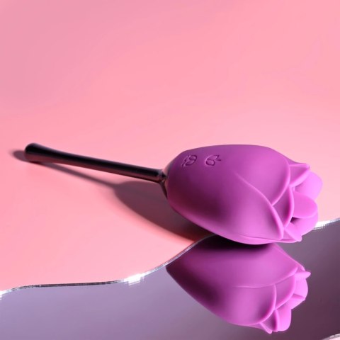Playboy Pleasure Petal - silikonowy model z ruchomą główką, 9 trybów Playboy Pleasure Petal - silikonowy model z ruchomą główką, 9 trybów