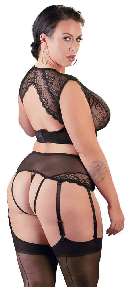 Cottelli Curves komplet koronkowy braletka z pasem do pończoch 2XL czarny Cottelli Curves komplet koronkowy braletka z pasem do pończoch 2XL czarny